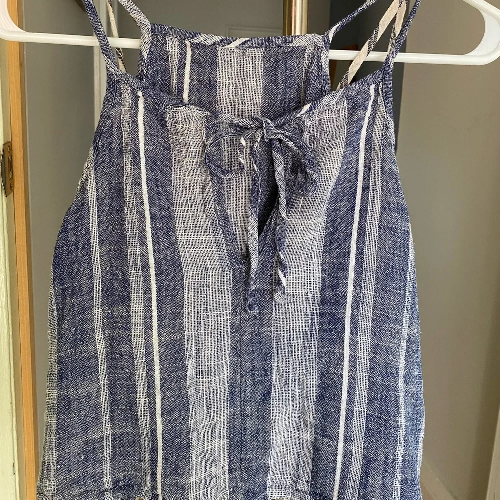 Cropped Linen Tops - Picture 5 of 5